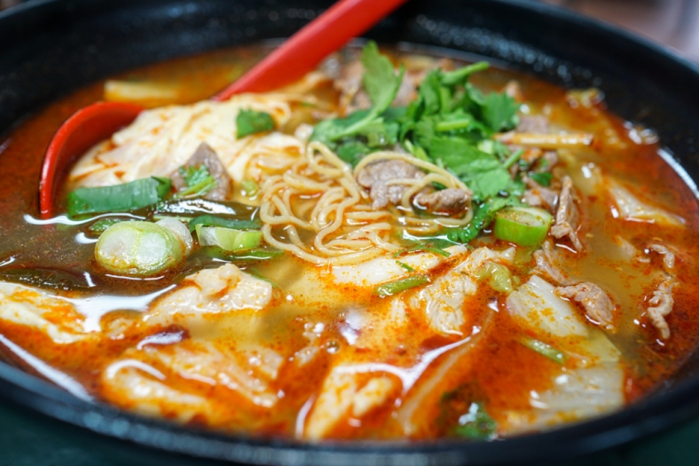 Tao Garden Restaurant: Egg Noodles in Thai Tom Yum Goong Soup